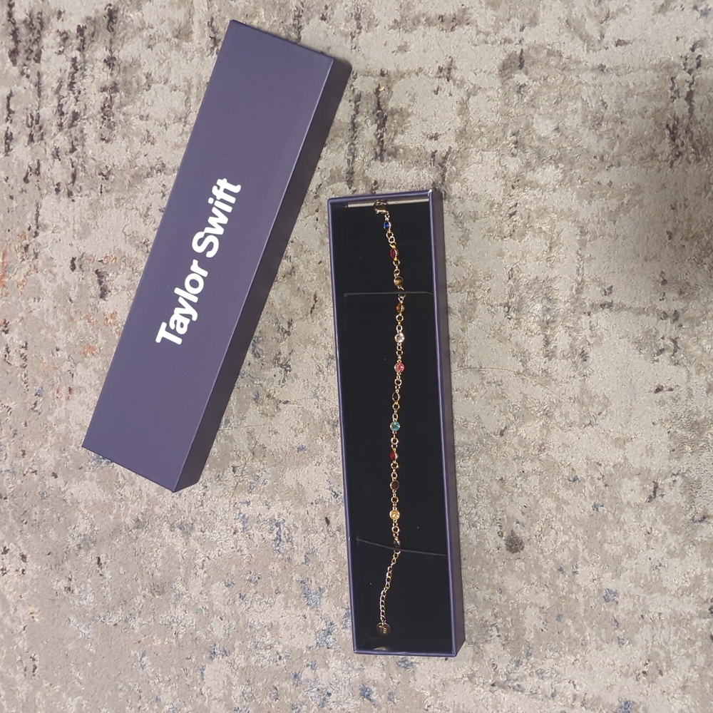 Taylor Swift bejeweled midnights 18k bracelet NIB - Picture 3 of 3